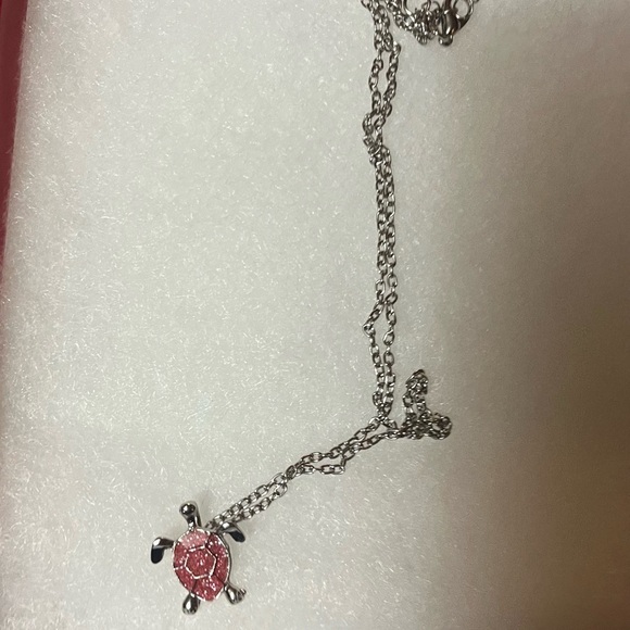 Red Sea turtle necklace nwot - Picture 3 of 5